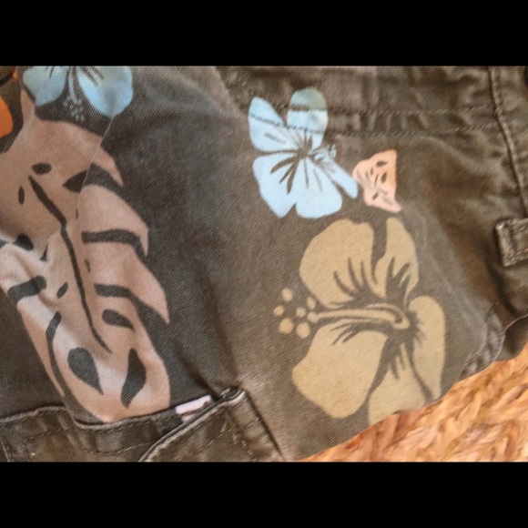 Boys Gymboree Shorts - Picture 3 of 5